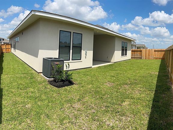 2nd image of 1816 Drover Ln