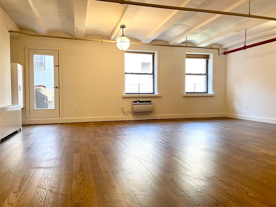1st image of 50 Bridge St #37