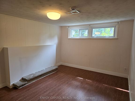 4th image of 6 Arrowstook Rd #Basement