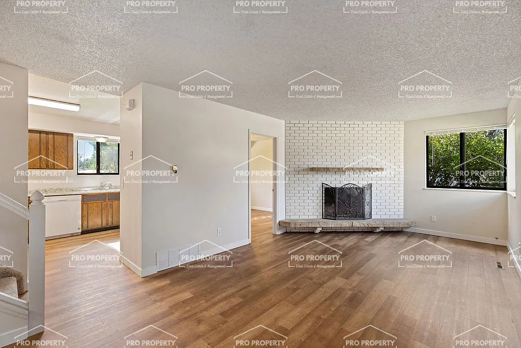 4 bed, 1.5 bath, 1350 sqft, $2,150 — Photo 3