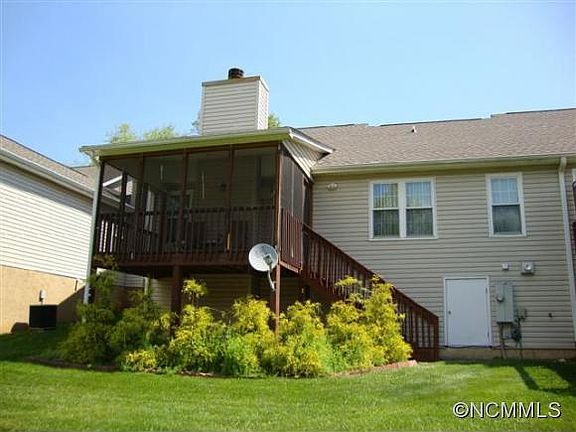 2nd image of 46 S Creekside Ct