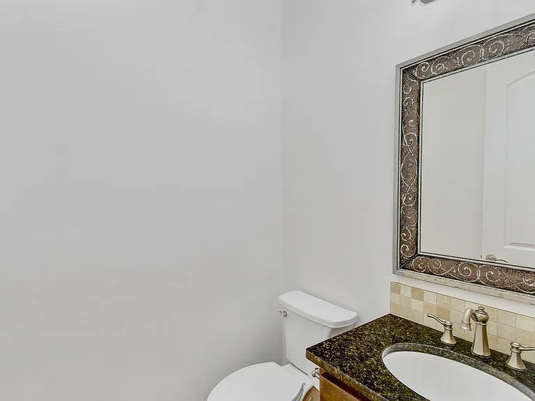 1006 Lipan Trl — Photo 23
