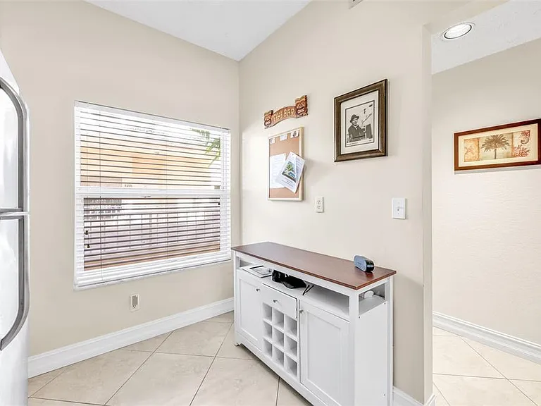1044 Woodshire Ln #B211 — Photo 15