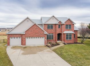 30 Knollbrook Ct, Bloomington, IL 61705