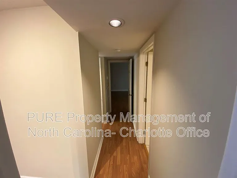 415 W 8th St #E — Photo 16