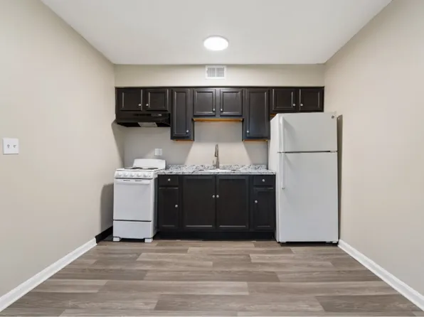 Colonial Oaks Apartments