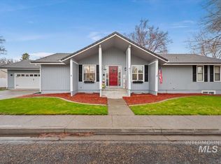 860 Terrell Dr, Mountain Home, ID 83647
