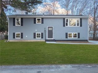 2 Sandalwood Ct, Coventry, RI 02816