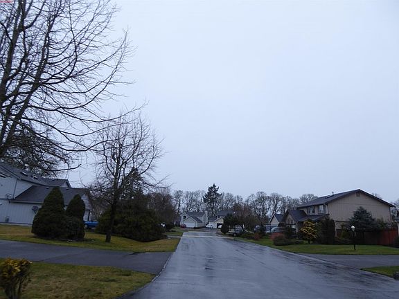 5th image of 14522 5th Ave E