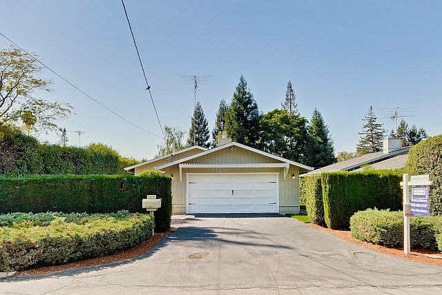 1st image of 607 17th Ave