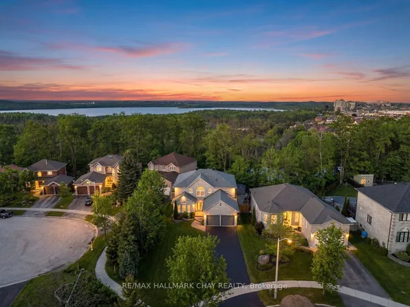 21 Tascona Ct, Barrie, ON L4M 0C5