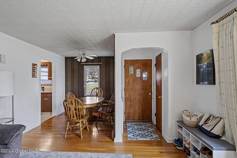 5th image of 3 Avenue B W