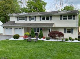 22 Raynor Rd, Morristown, NJ 07960