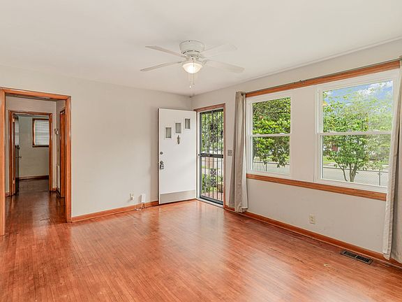 3rd image of 6117 Morrow Rd