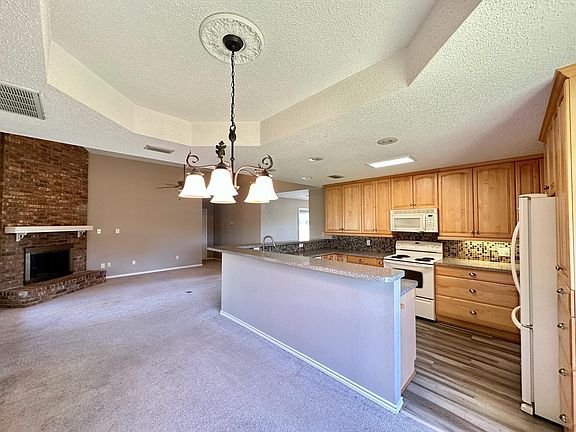 3rd image of 7217 Montego Dr