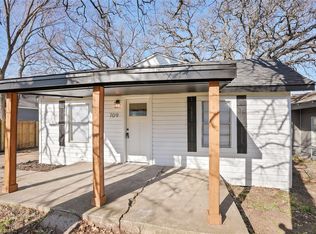 709 E Gandy St, Denison, TX 75021