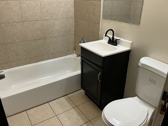 5th image of 2613 W Capitol Dr #6