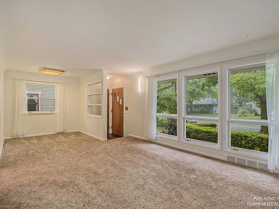 4th image of 1604 Argyle Cres