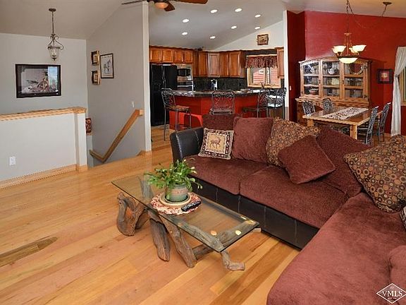 4th image of 592 Mesa Dr