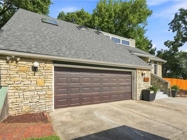 5304 Queal Dr, Shawnee, KS 66203