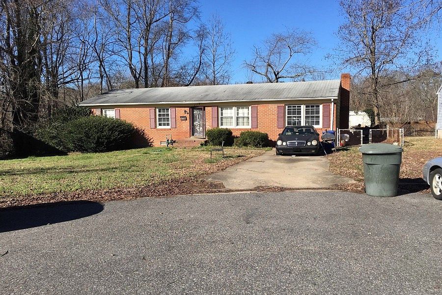 1st image of 218 Goode Dr