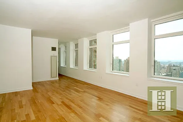 Rented by Halstead Real Estate | media 21