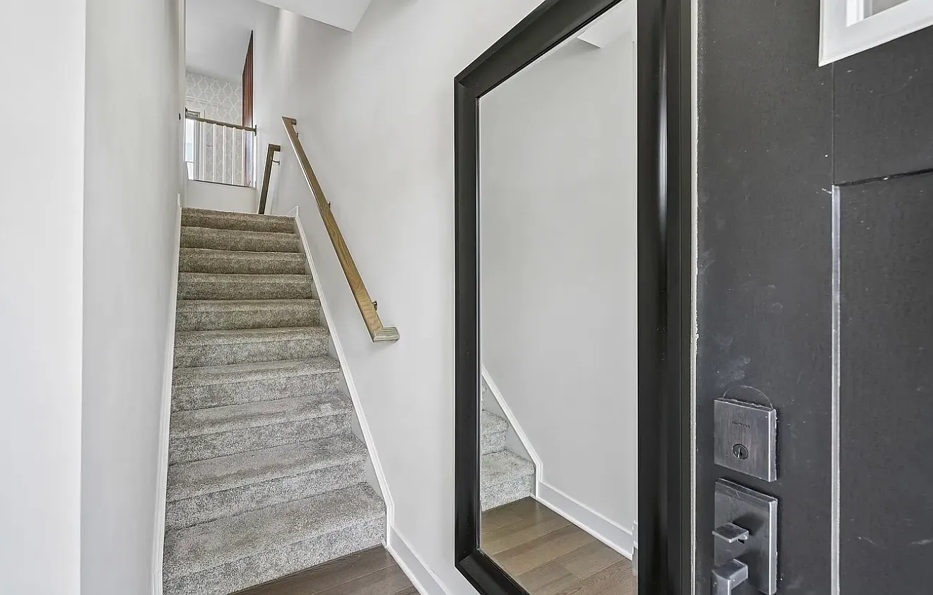 3 bed, 2.5 bath, 2025 sqft, $2,295 — Photo 4