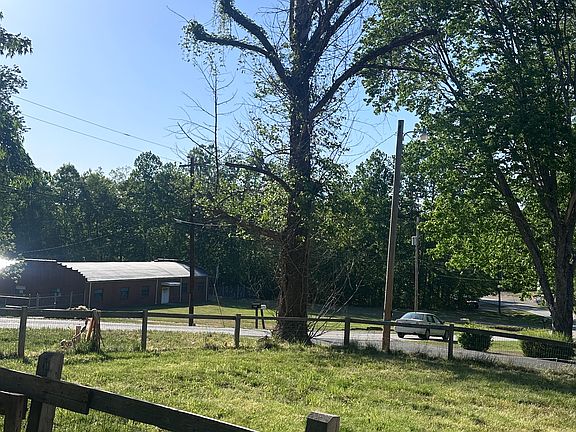 2nd image of 101 Walker Ln