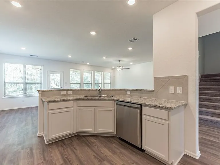 6016 Heritage Creek Ln — Photo 12