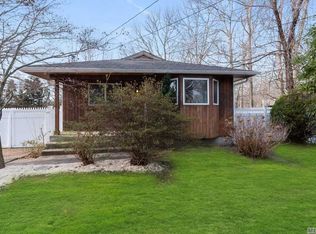 120 Monroe St, Mastic, NY 11950