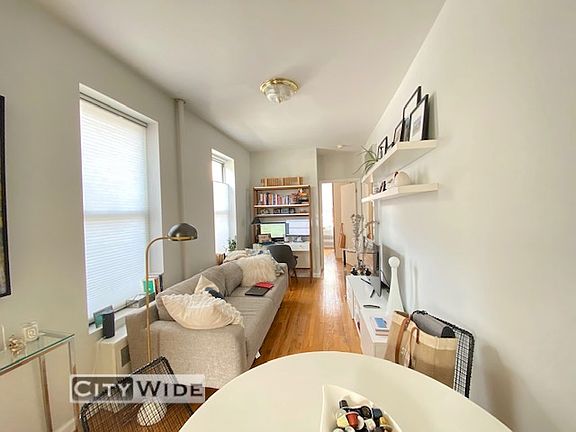 3rd image of 28 King St APT 17