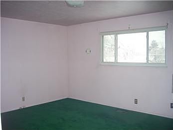 4th image of 1371 E Sudbury Ave