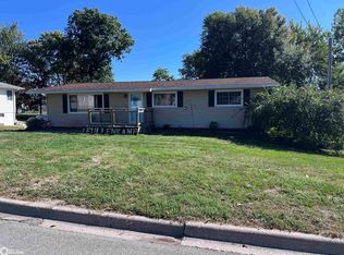 412 N East St, Bloomfield, IA 52537