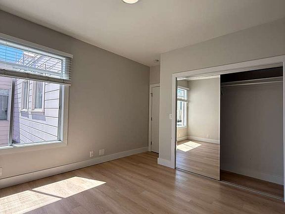 5th image of 2942 Franklin St APT 14