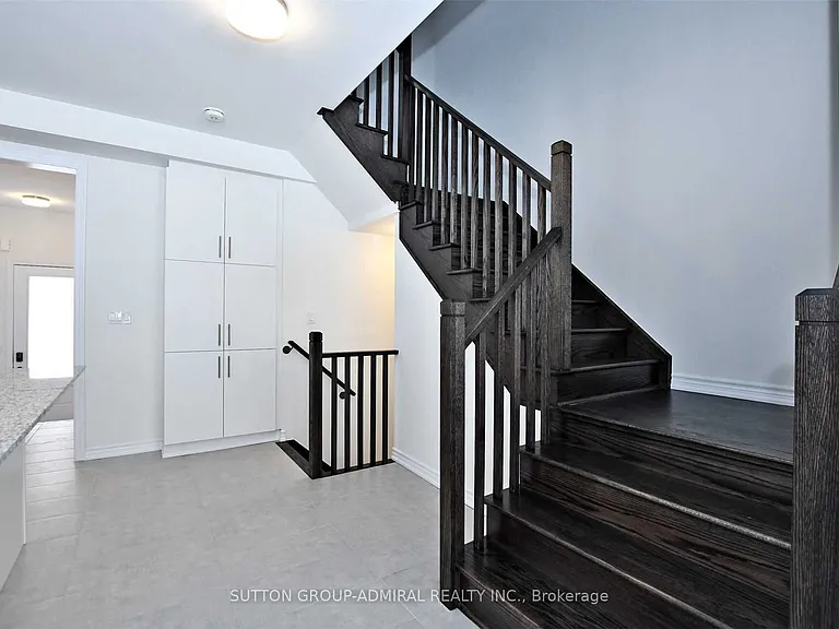 1477 Blackmore St — Photo 10
