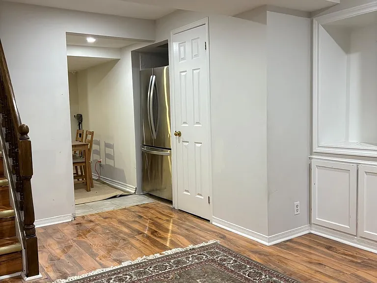 1483 Princeton Cres — Photo 7