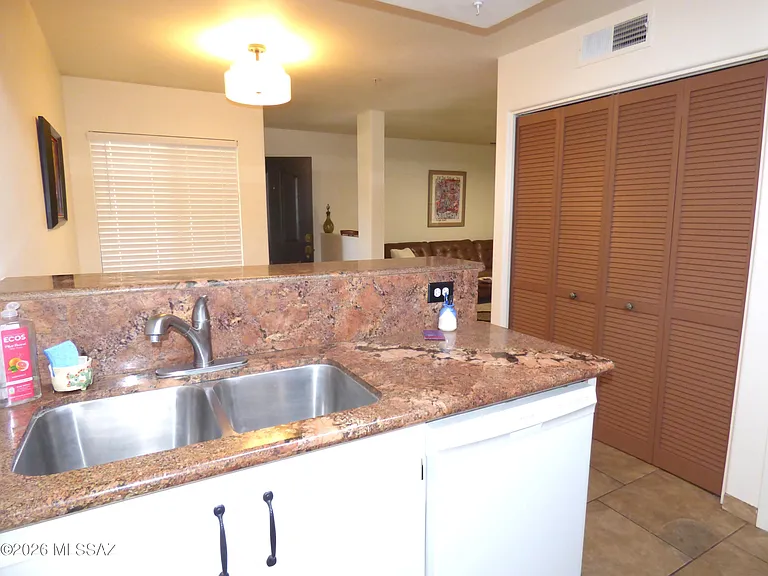 5751 N Kolb Rd #5208 — Photo 11
