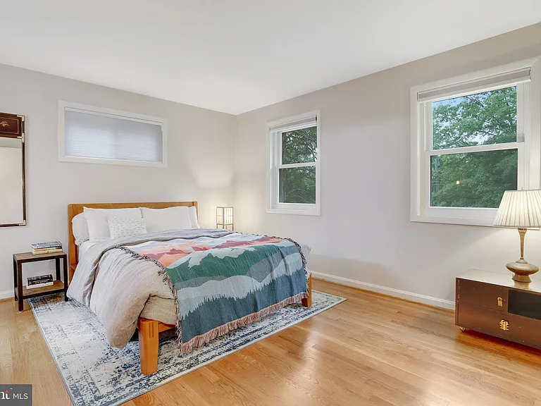 8805 Menard Ct — Photo 9