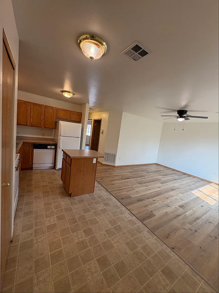 Central 2Bed/1Bath Apartment — Photo 1
