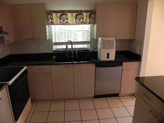 5th image of 9488 NW 53rd St