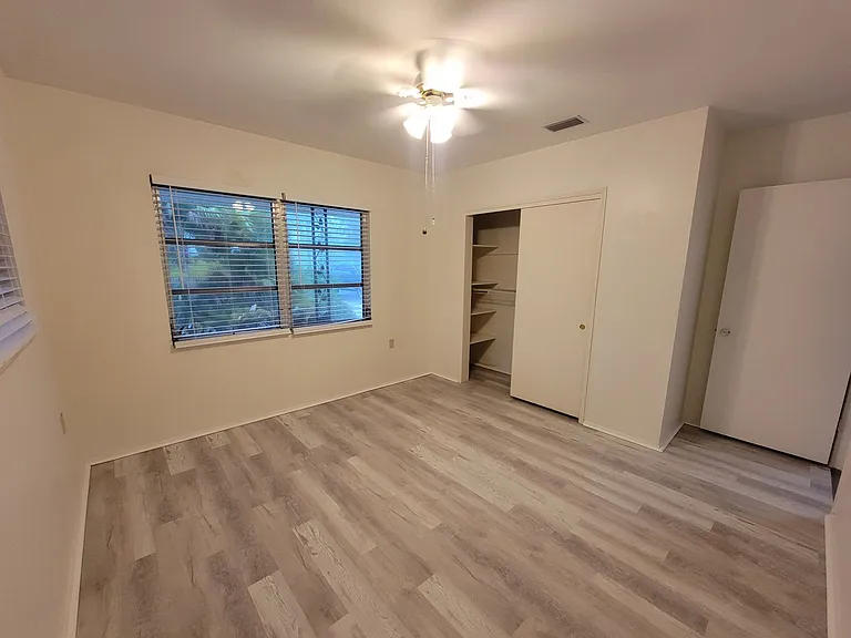513 Manatee Court — Photo 8