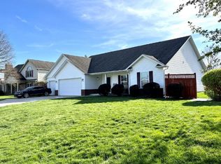 12822 N River Grove Ct, Columbus, IN 47203