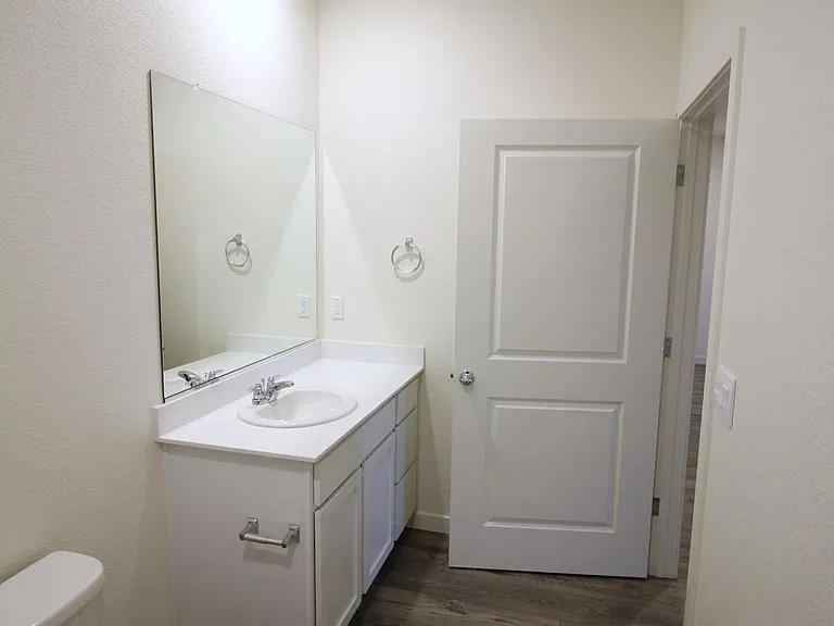 Second / guest bath