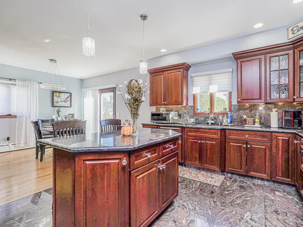 174 Barbara Street image 12 of 37