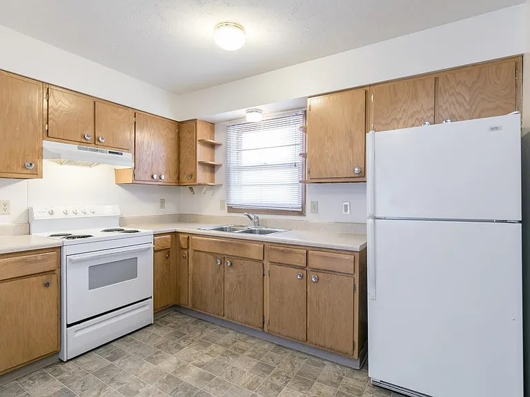 2208 N Cotner Blvd #6 — Photo 6