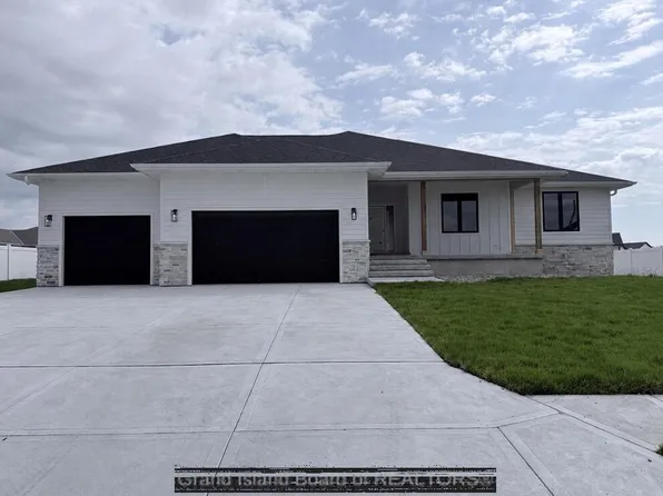 3809 Norseman Ave, Grand Island, NE 68803