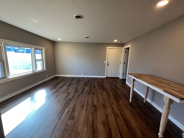 571 Stevenson St — Photo 12
