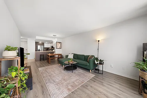 5785 Yonge St #601 Photo 1