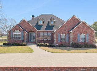 5020 Lake Breeze Rd, Grove, OK 74344
