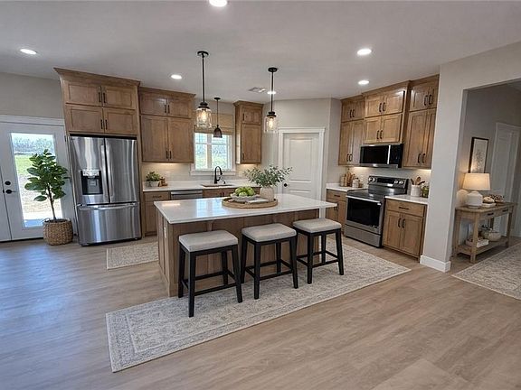 2nd image of 507 N Edgewood Dr